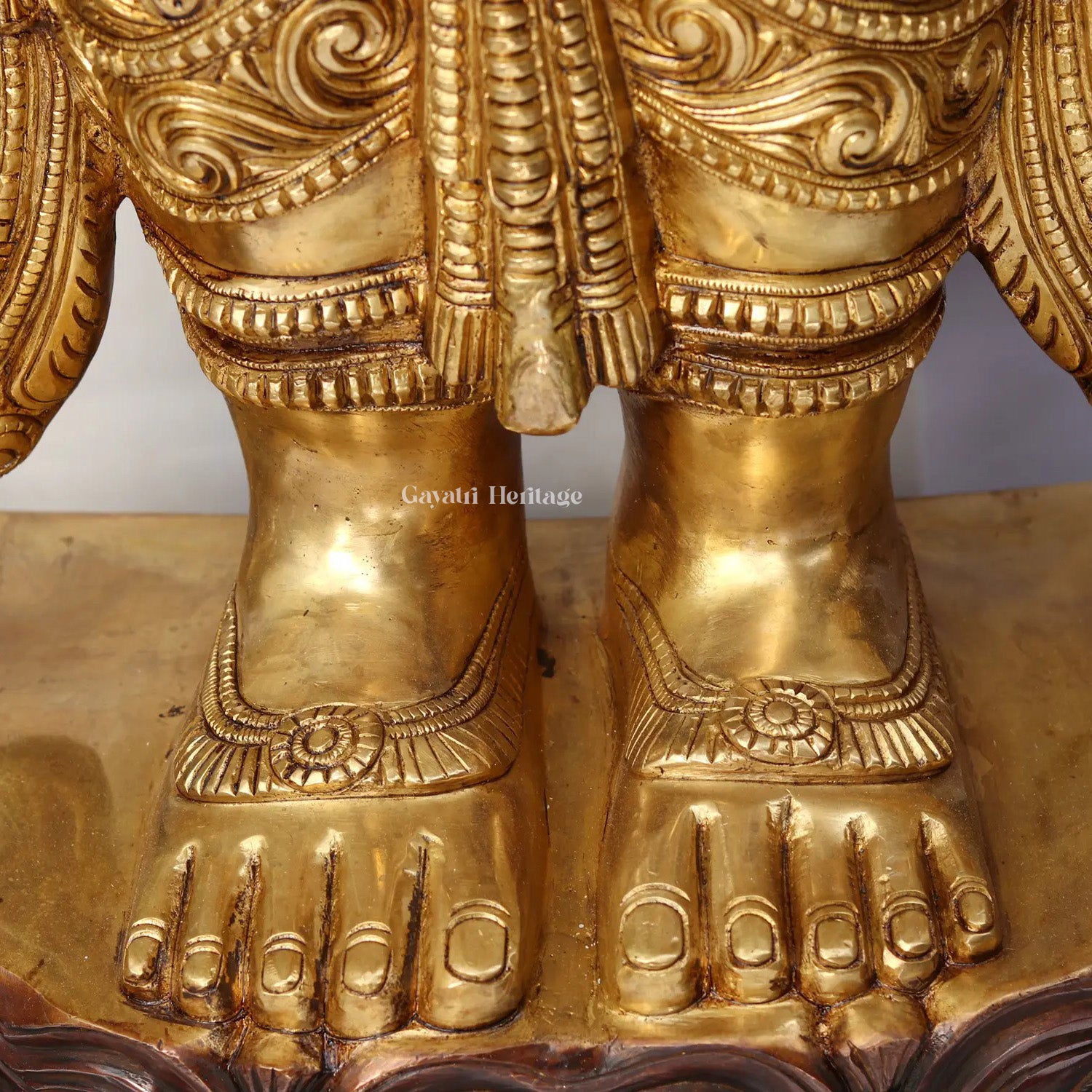 Brass Venkatshwara Idol with Prabhavali – Sacred Divine Décor | Gayatri Heritage