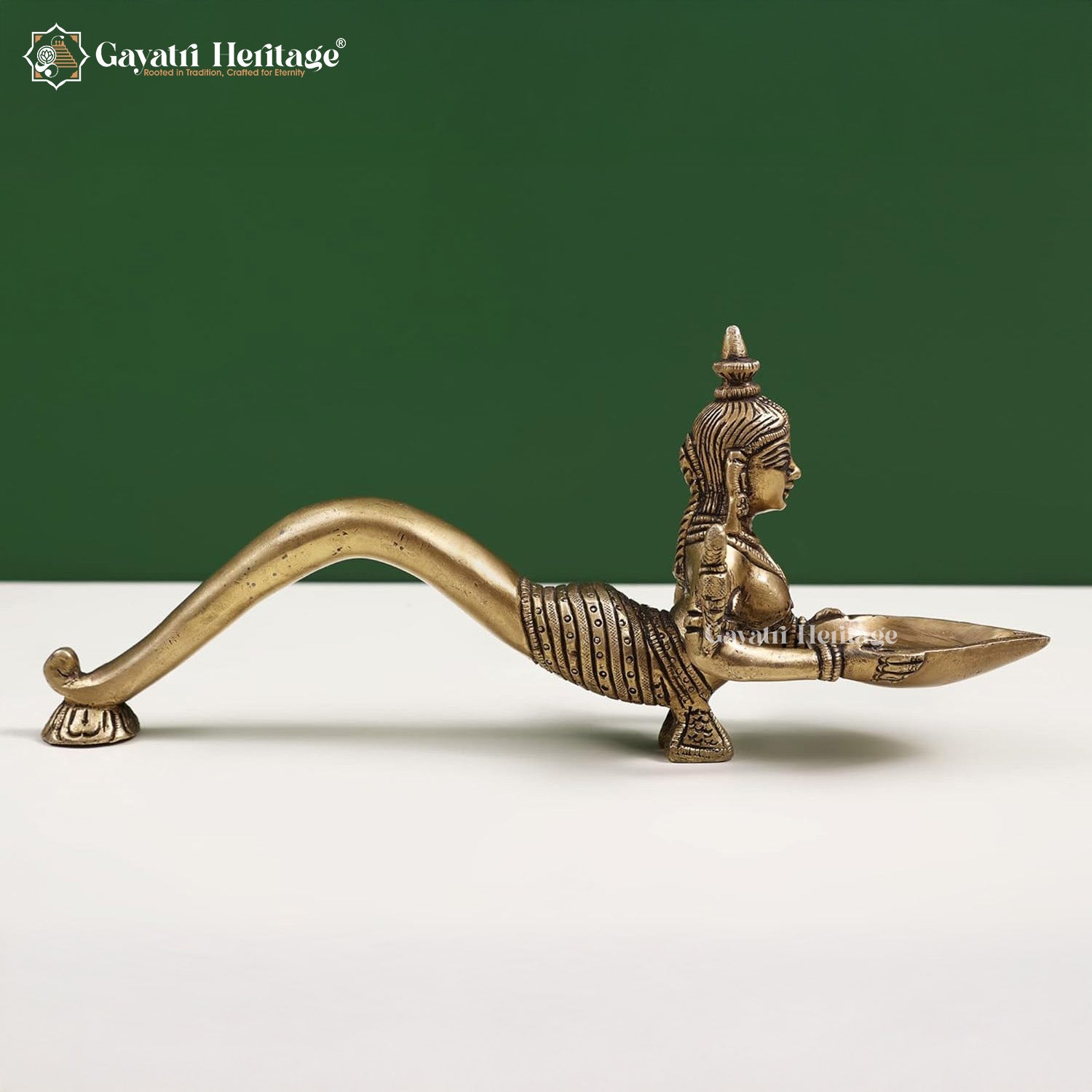 Brass Aarti Diya with Handle – Traditional Puja Oil Lamp