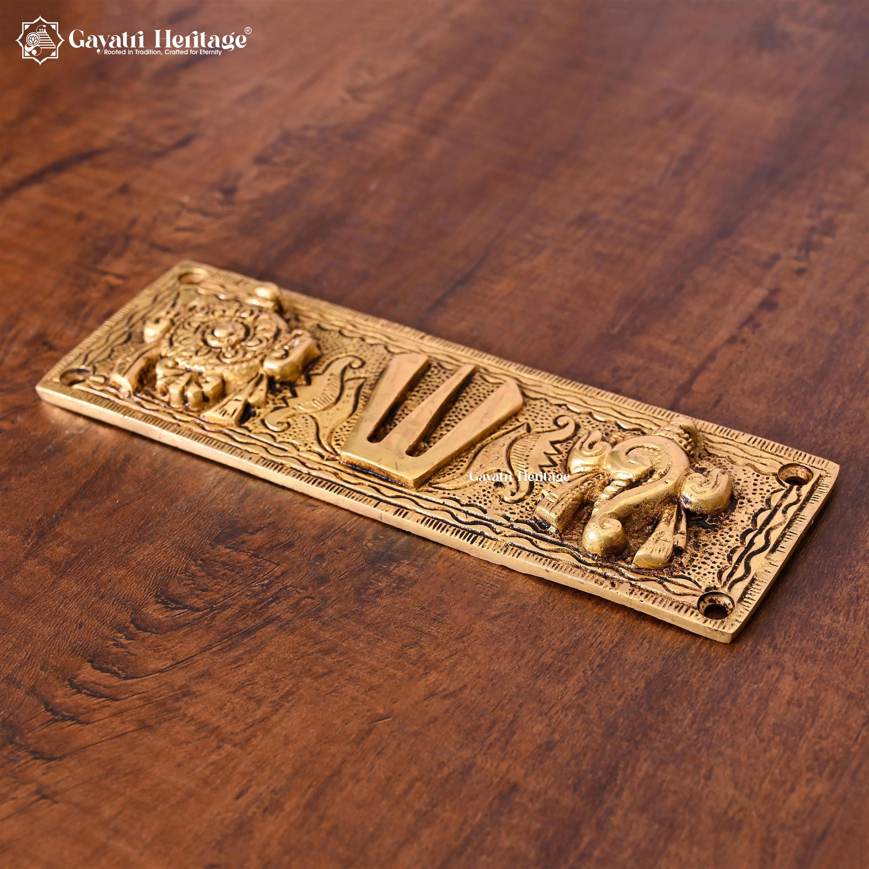 Brass Shankh Chakra Plate – Traditional Wall Decor | Gayatri Heritage