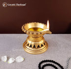 Brass Antique Vilakku Diya – Traditional Lighting Décor | Gayatri Heritage - Gayatri Heritage