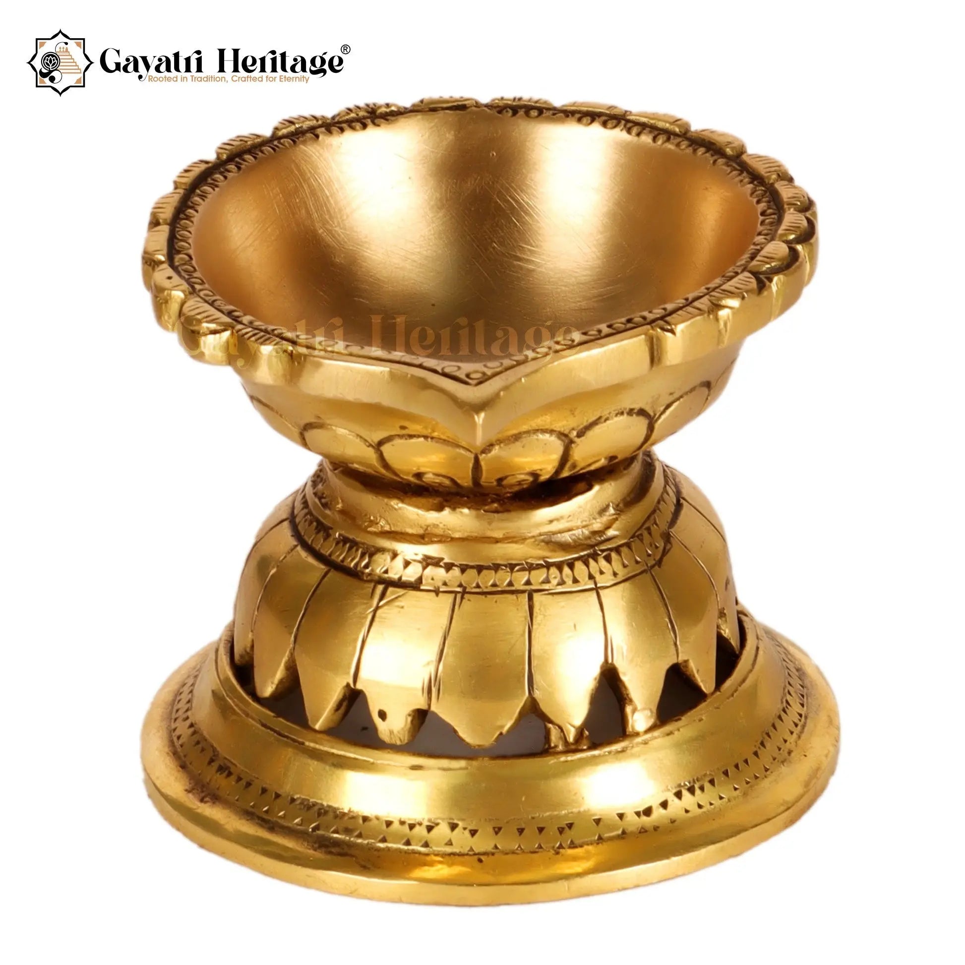 Brass Antique Vilakku Diya – Traditional Lighting Décor | Gayatri Heritage - Gayatri Heritage