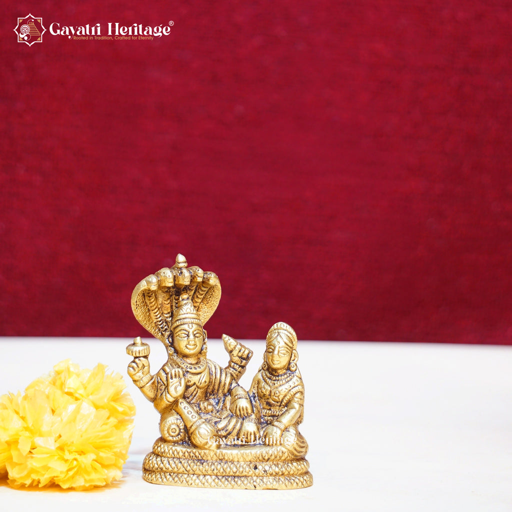 Brass Sitting Vishnu Lakshmi Idol – Divine Prosperity Statue