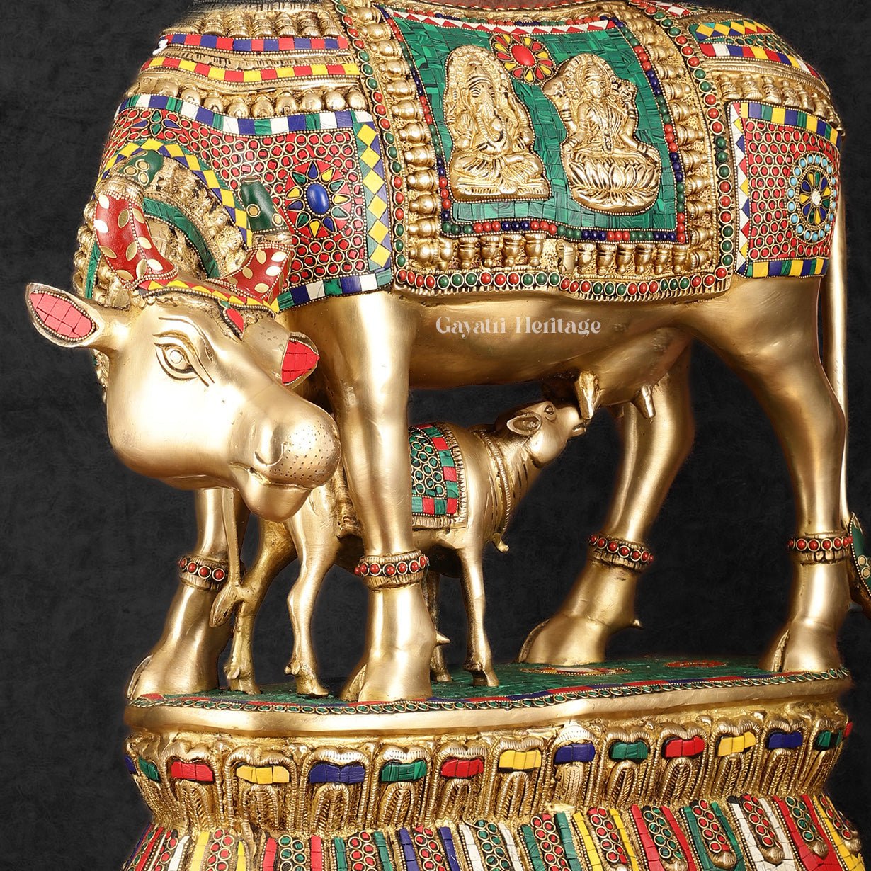 Brass Cow with Calf Statue in Stone Work – A Timeless Symbol of Nurturing and Prosperity | Gayatri Heritage - Gayatri Heritage