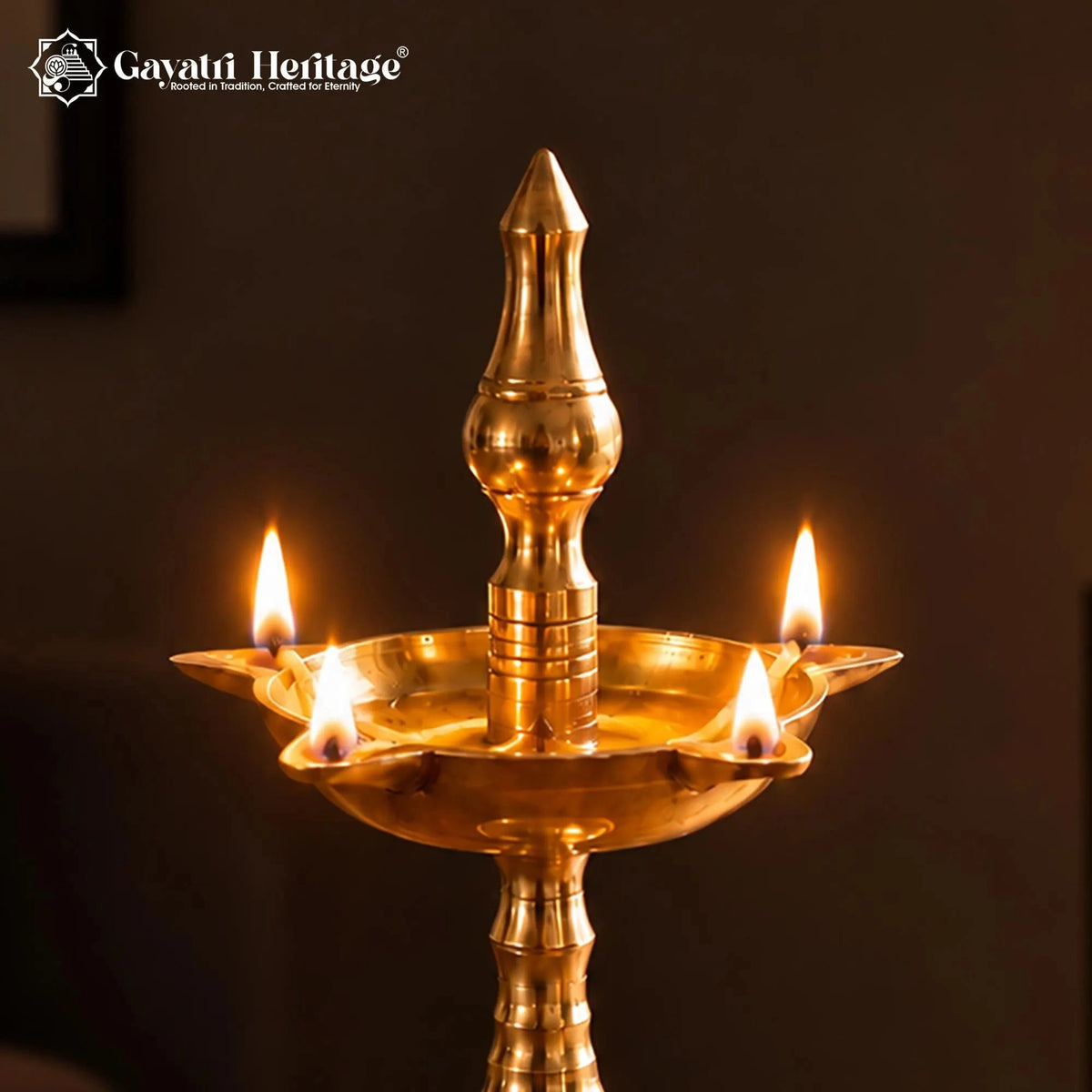Brass Nilavilakku Kerala Lamp, Traditional Samay Vilakku, 4 Wick Standing Oil Deepam